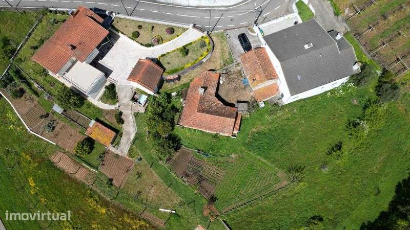 Moradia com Terreno a 2 Min do Centro de Canedo - Grande imagem: 3/10