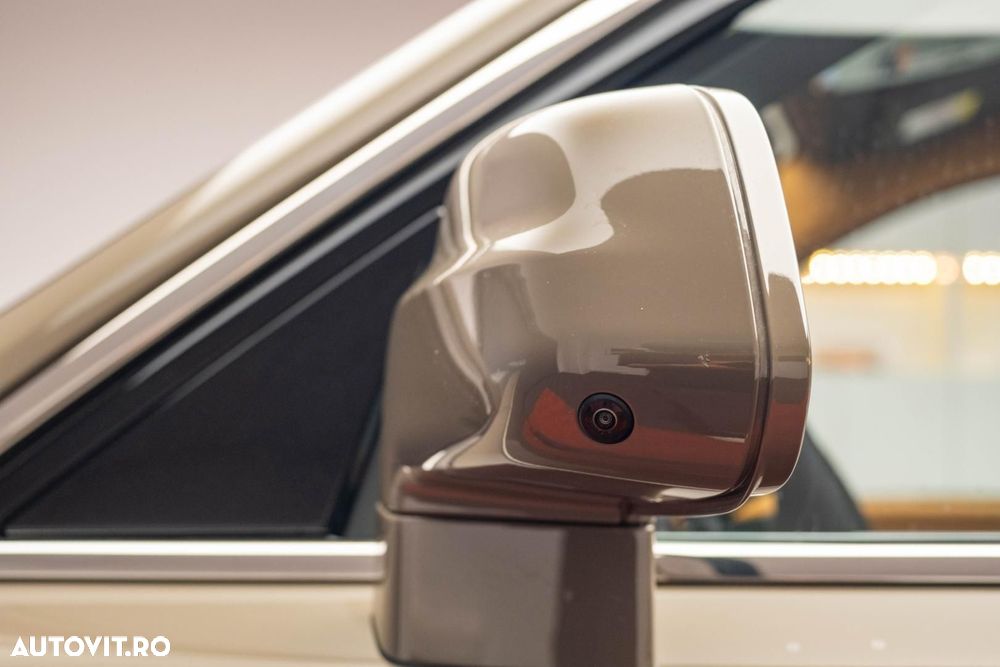 Rolls-Royce Cullinan - 35