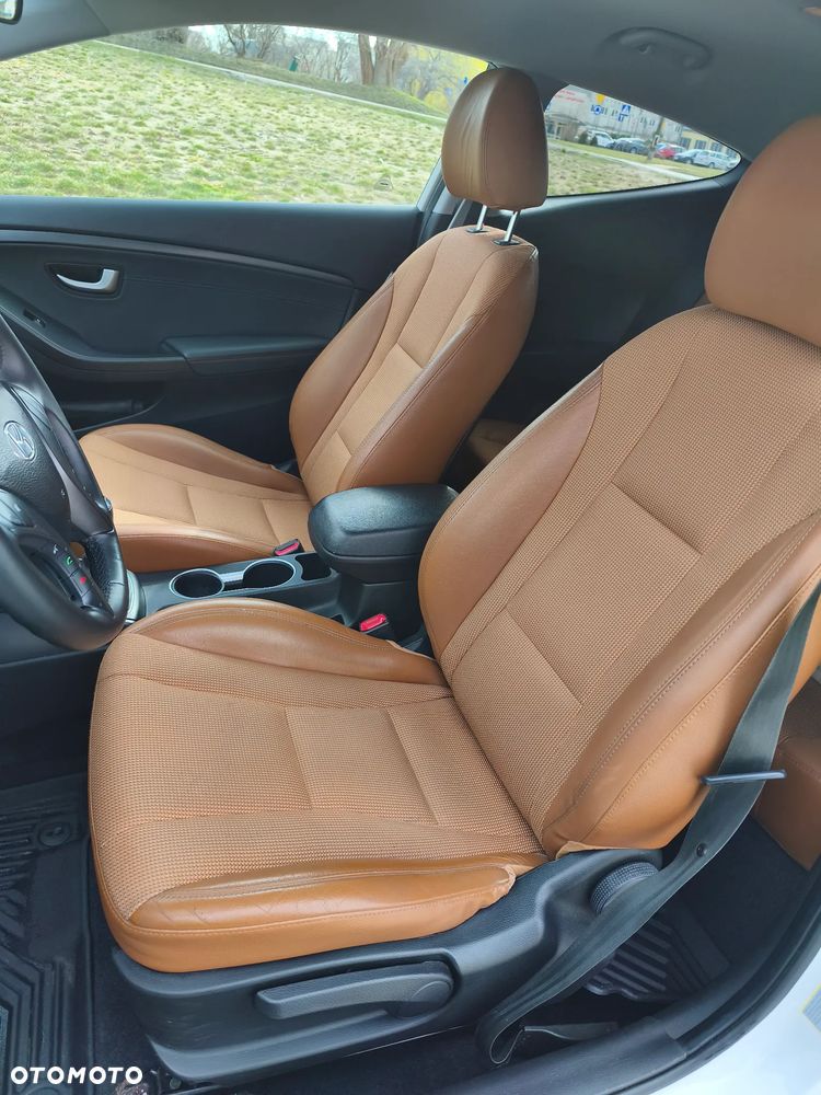 Hyundai Coupe 1.4 Classic - 13