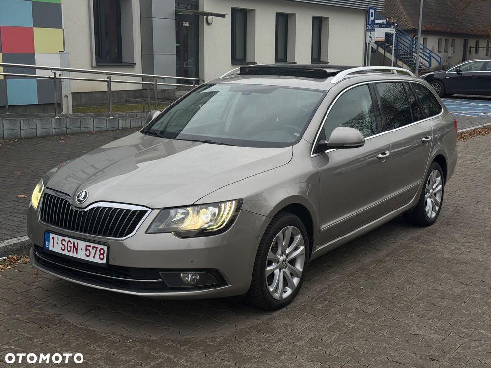 Skoda Superb 2.0 TDI Elegance DSG - 31
