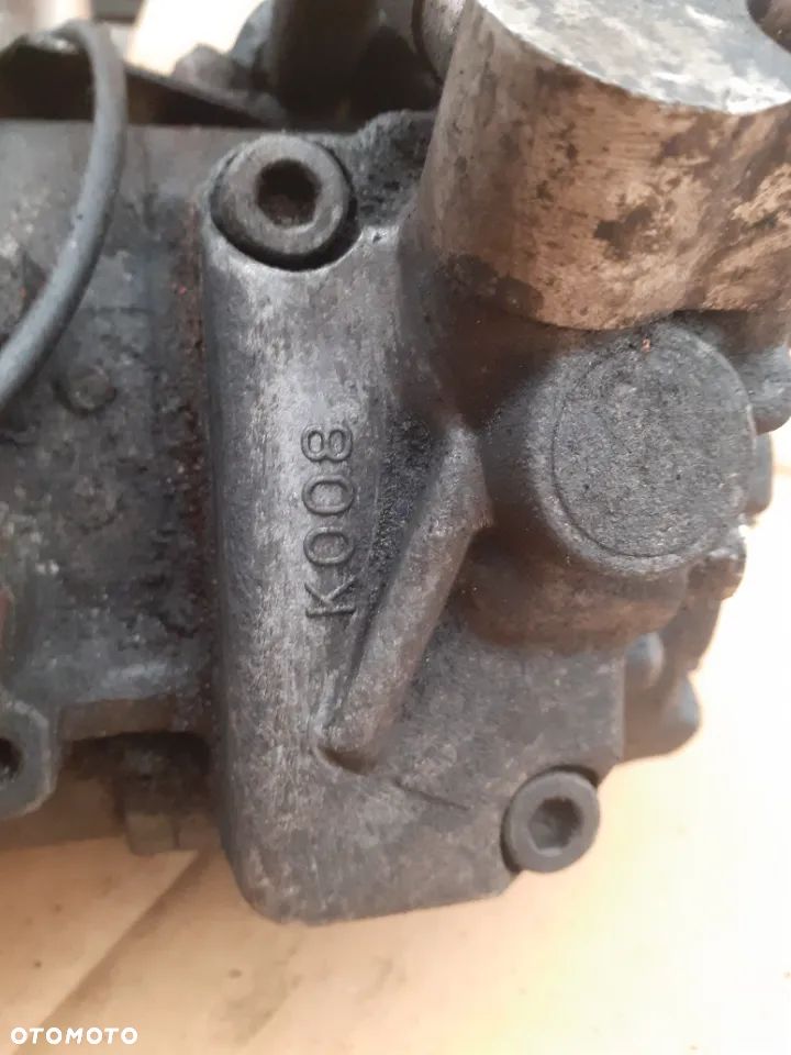 Kompresor klimatyzacji AUDI A4, A6, A8; SKODA SUPERB I; VW PASSAT 1.6 - 5