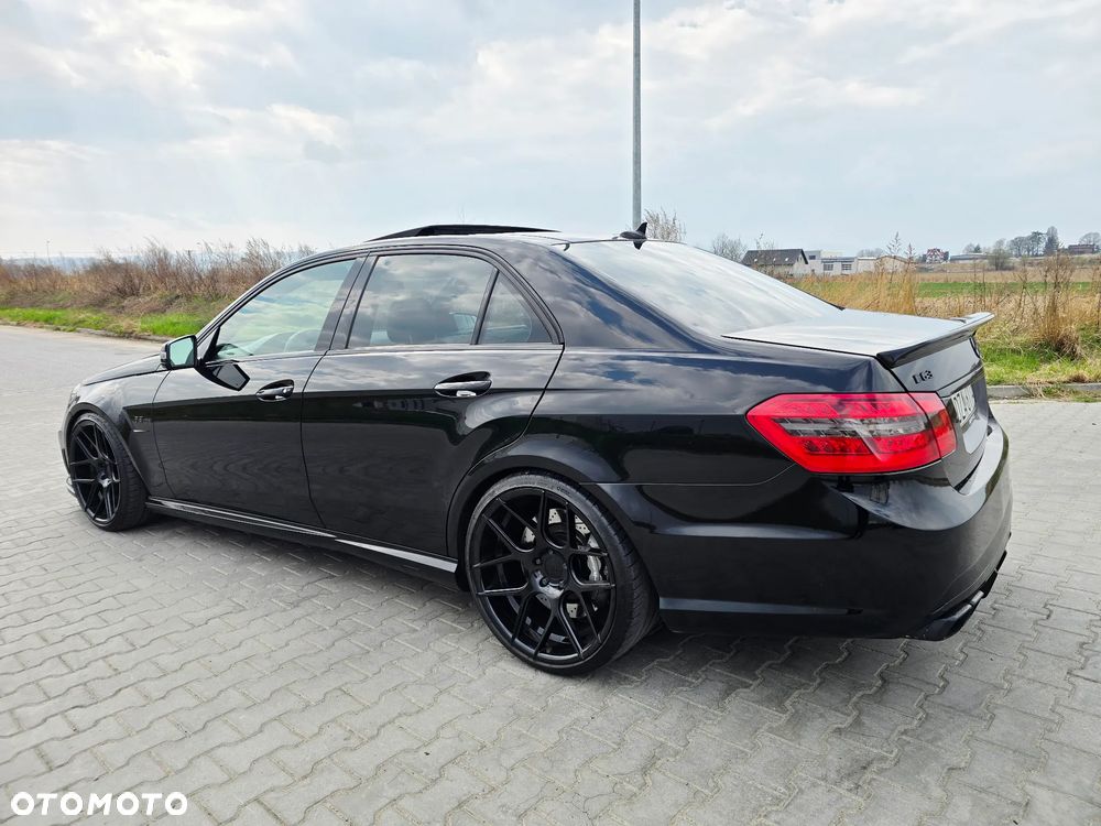 Mercedes-Benz Klasa E 63 AMG AMG Speedshift 7G-MCT - 15