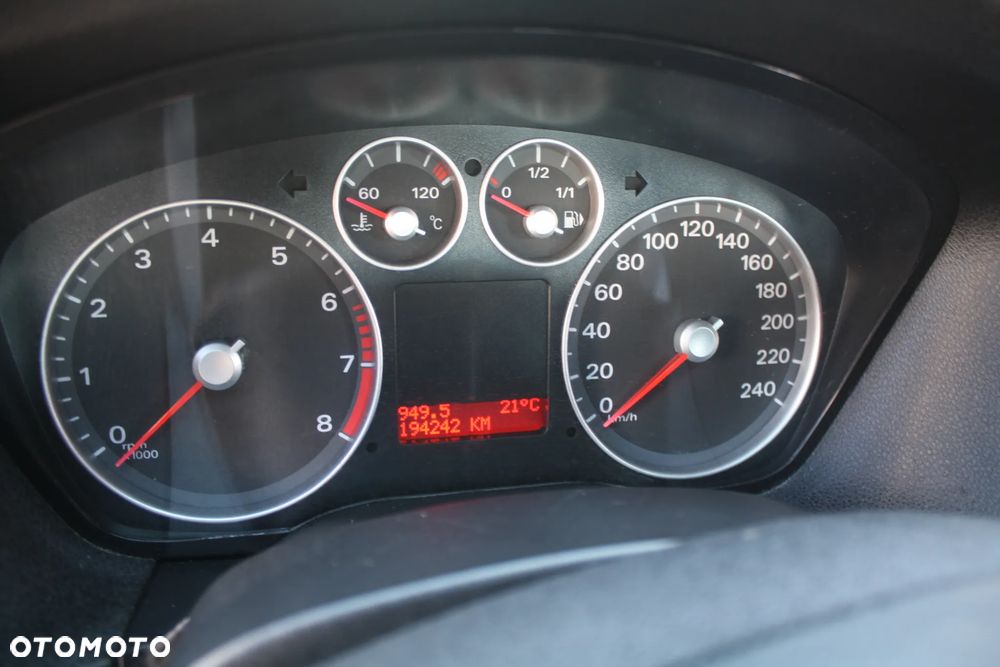 Ford Focus 1.6 16V Ghia - 24