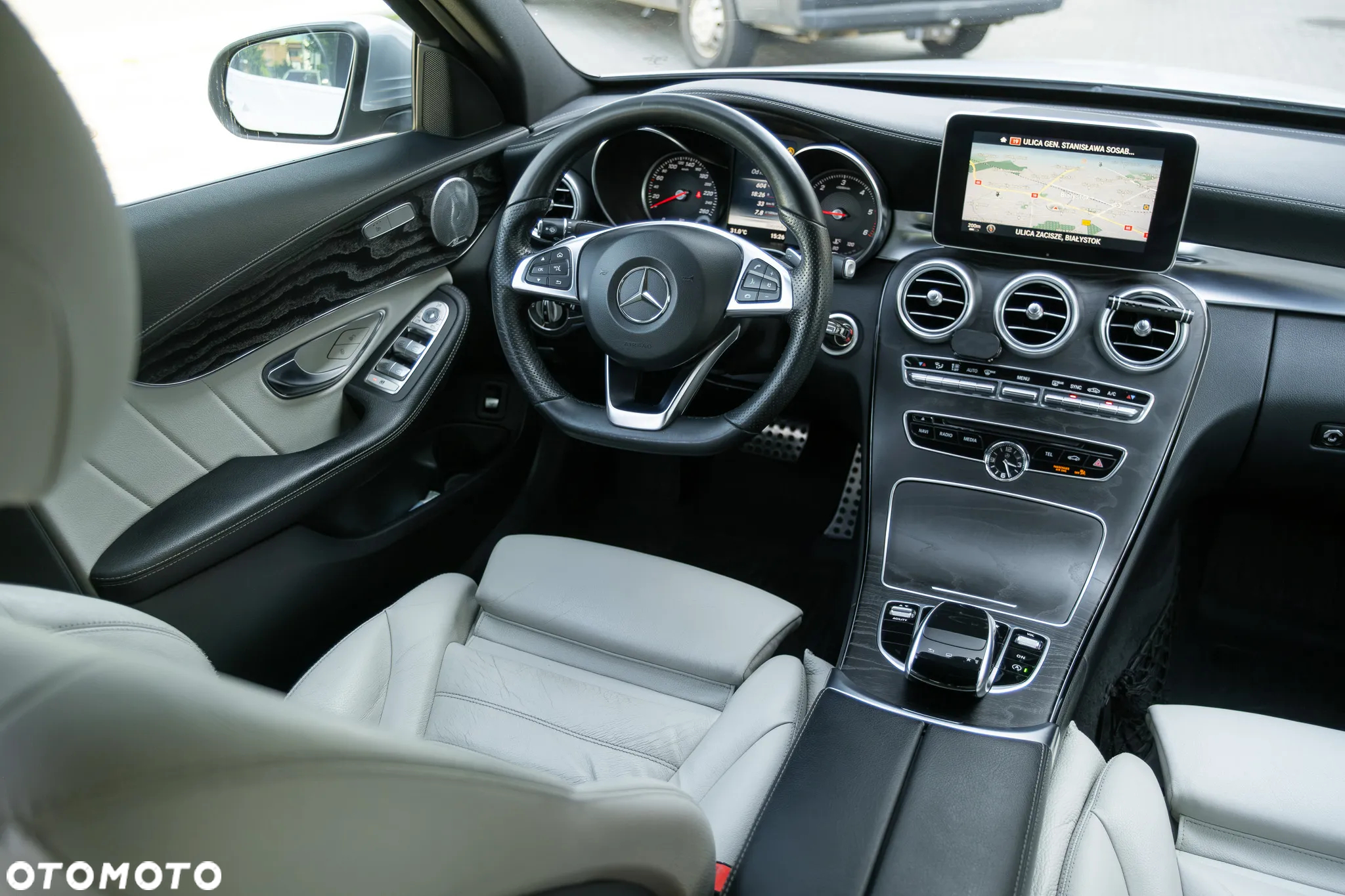 Mercedes-Benz Klasa C 250 (BlueTEC) d 4Matic T 7G-TRONIC AMG Line - 33