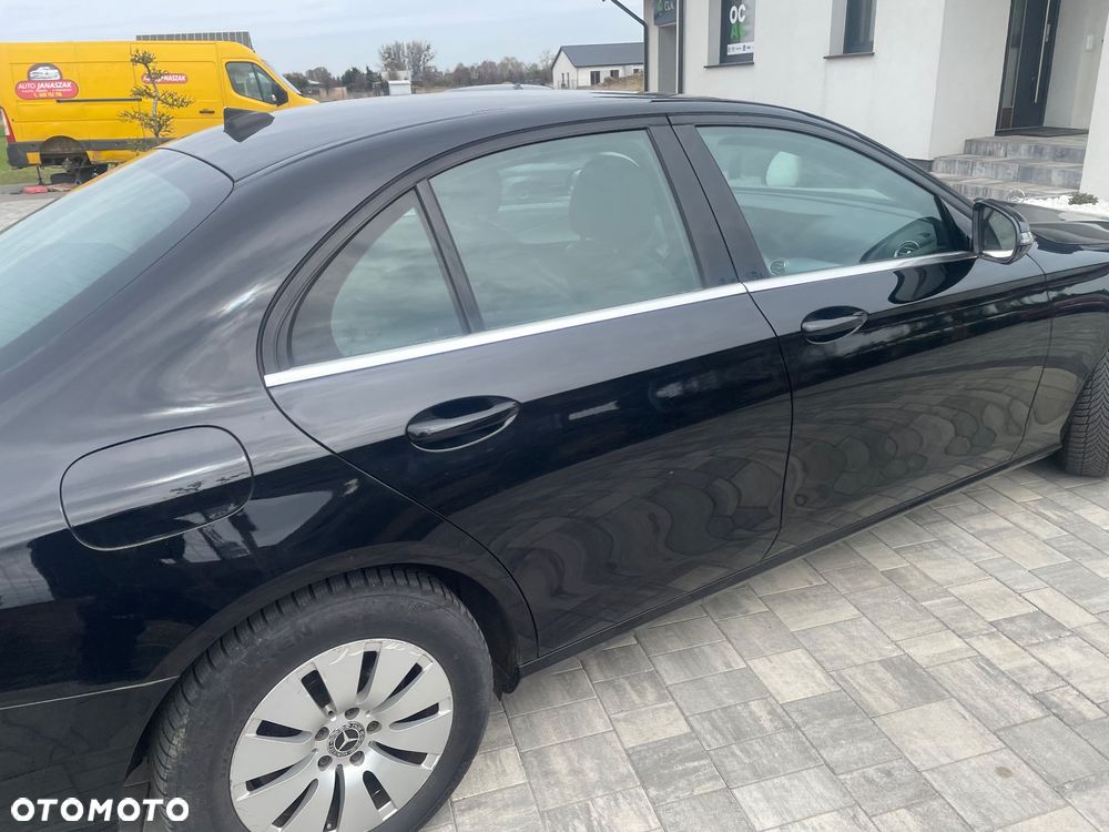 Mercedes-Benz Klasa E 200 d 9G-TRONIC Exclusive - 11