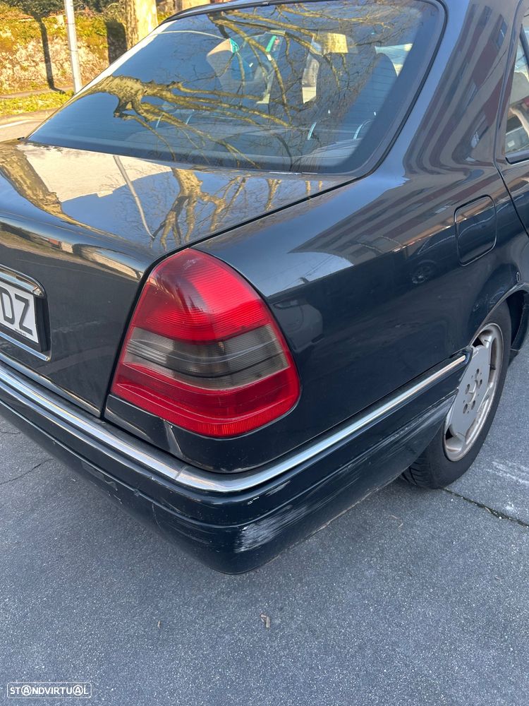 Mercedes-Benz C 200 - 4