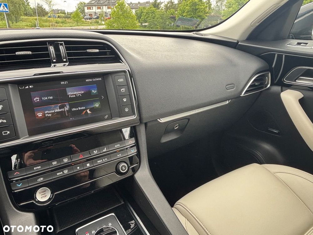 Jaguar F-Pace 2.0 i4D AWD Prestige - 12