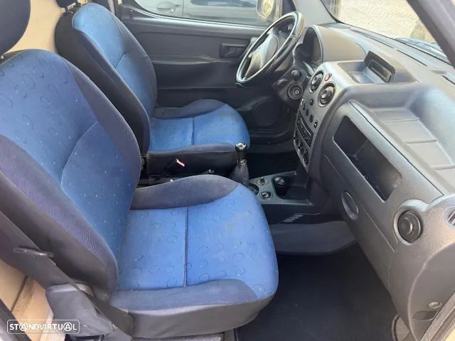 Peugeot 1900 - 18