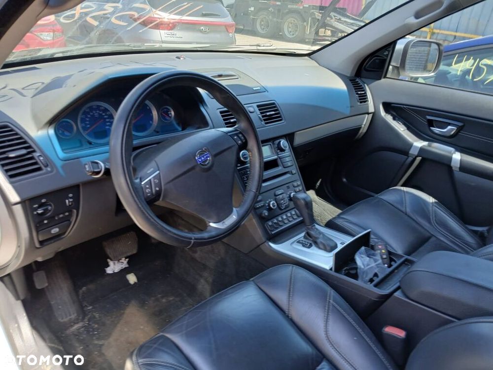 Volvo XC 90 3.2 AWD Geartonic RDesign - 24