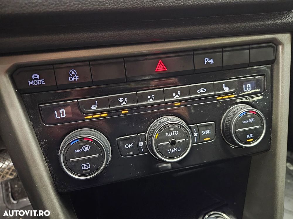 Volkswagen T-Roc - 7