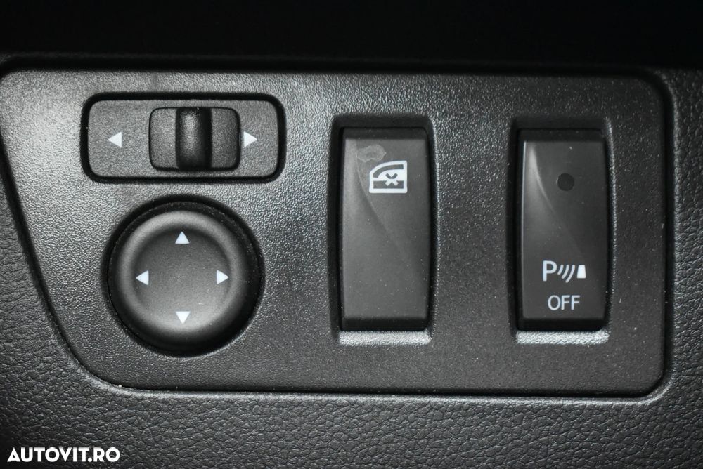 Dacia Spring Expression - 12