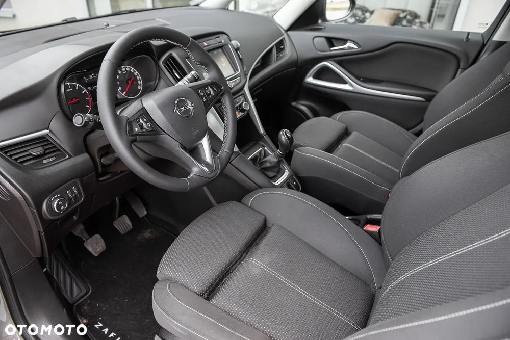 Opel Zafira - 15