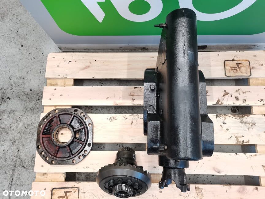 Środek mostu Manitou MLT 629 {Spicer 9X35} - 7