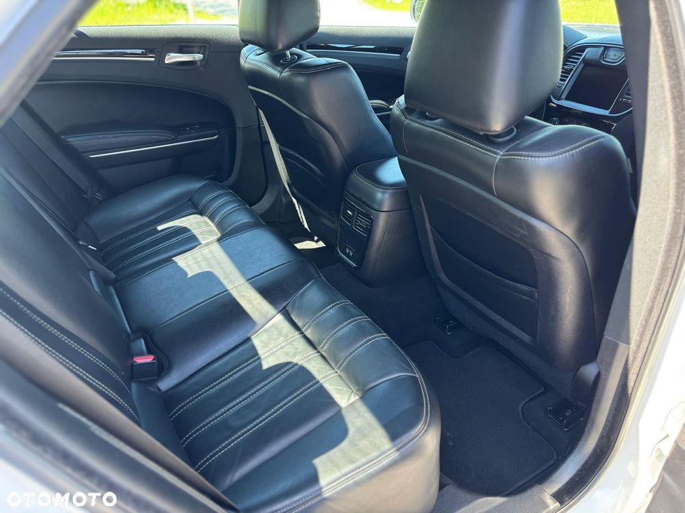 Chrysler 300s - 30