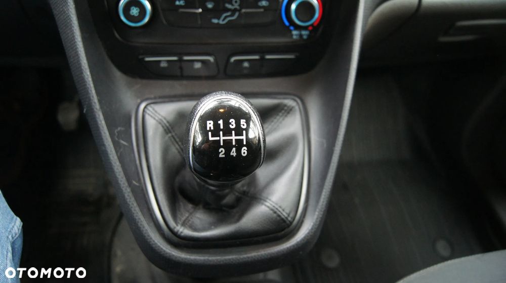 Ford Transit Connect - 17