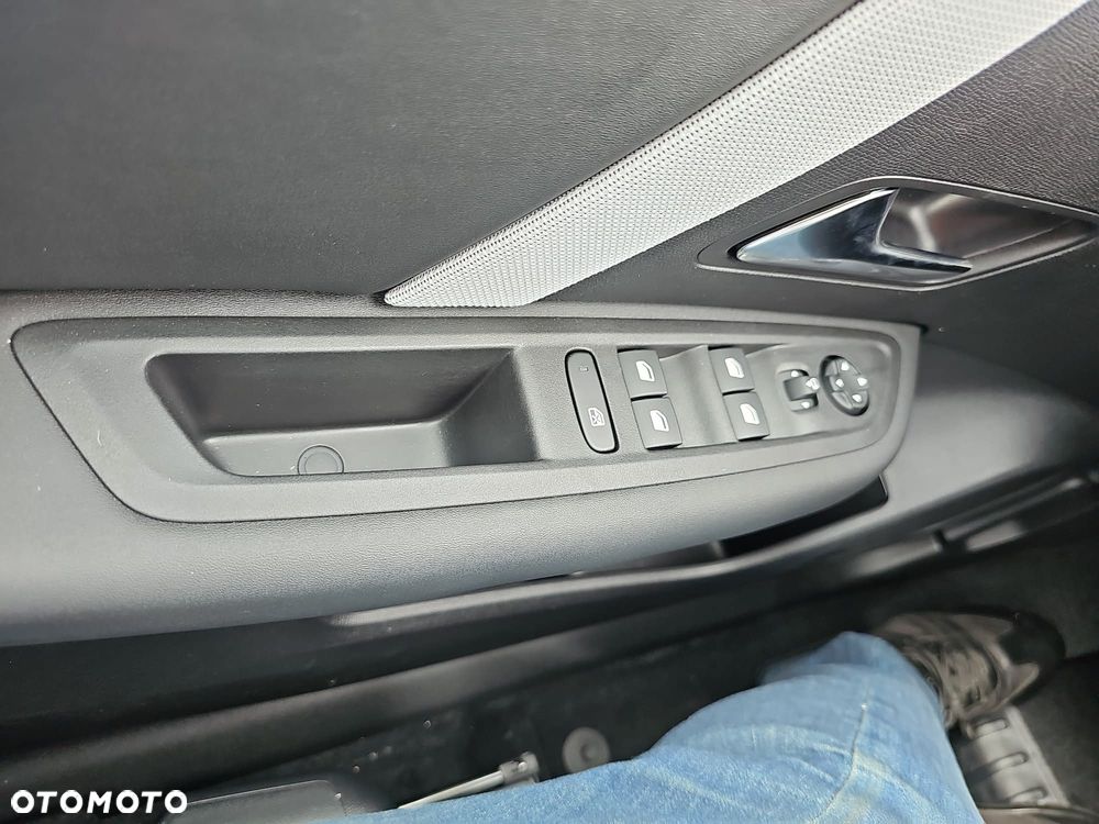 Citroën C4 1.2 mHEV Max eDCT6 - 19