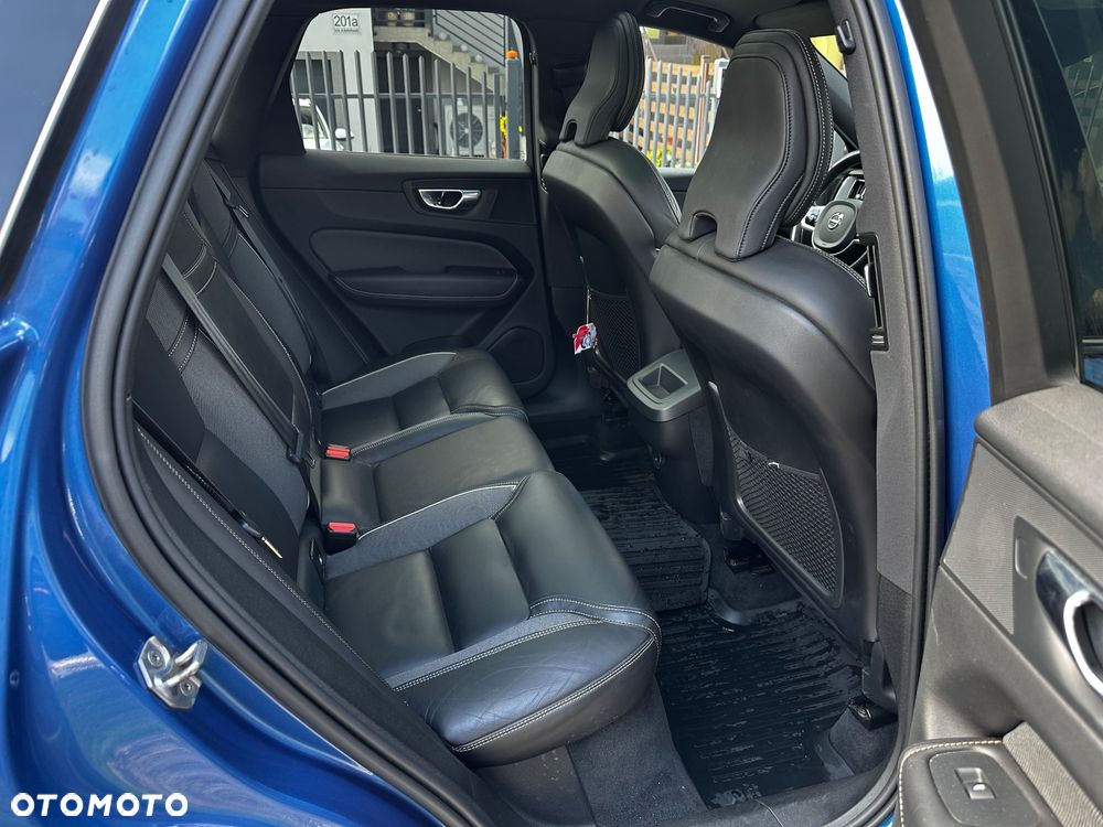 Volvo XC 60 B4 D R-Design - 12