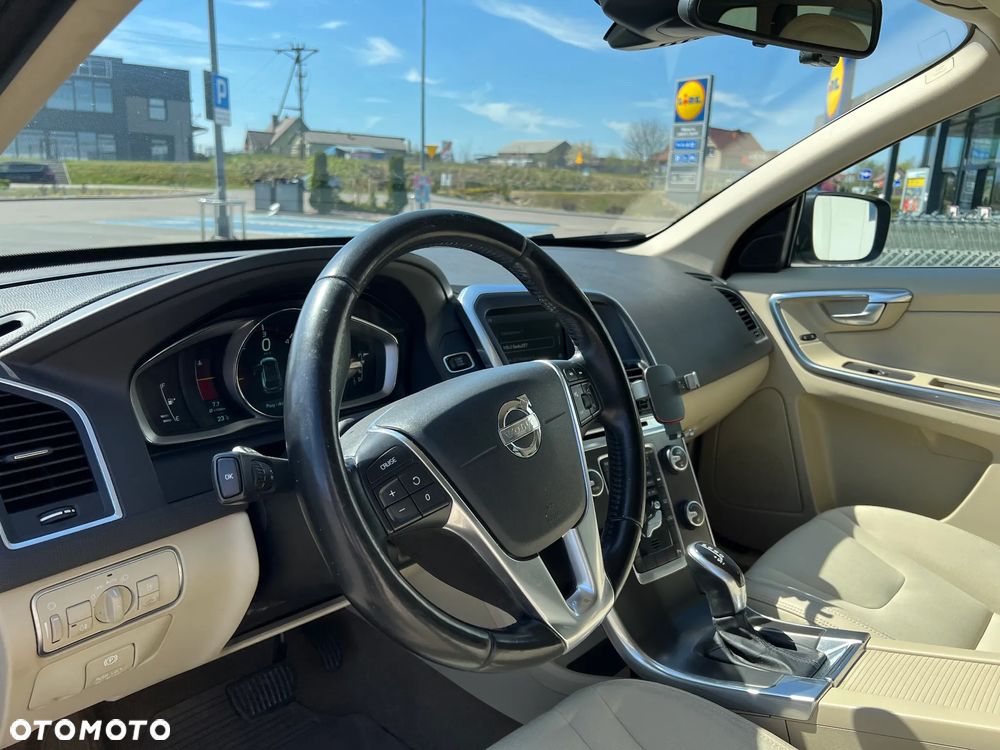 Volvo XC 60 D3 Geartronic Momentum - 23