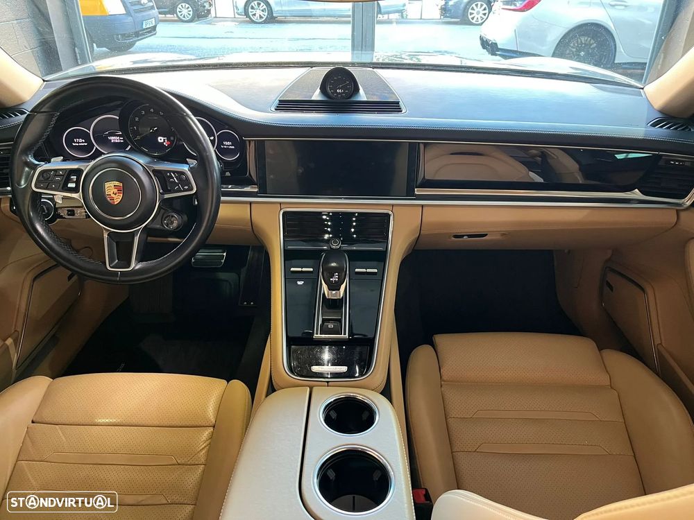 Porsche Panamera Sport Turismo 4 E-Hybrid Edition 10 Anos - 9