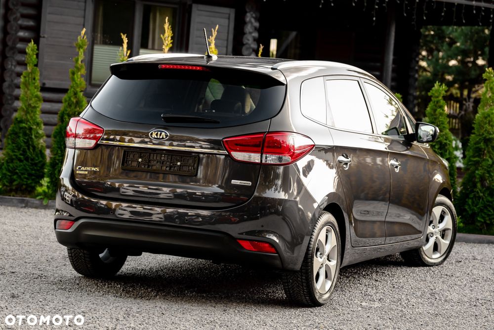 Kia Carens 1.7 CRDi L 7os - 9