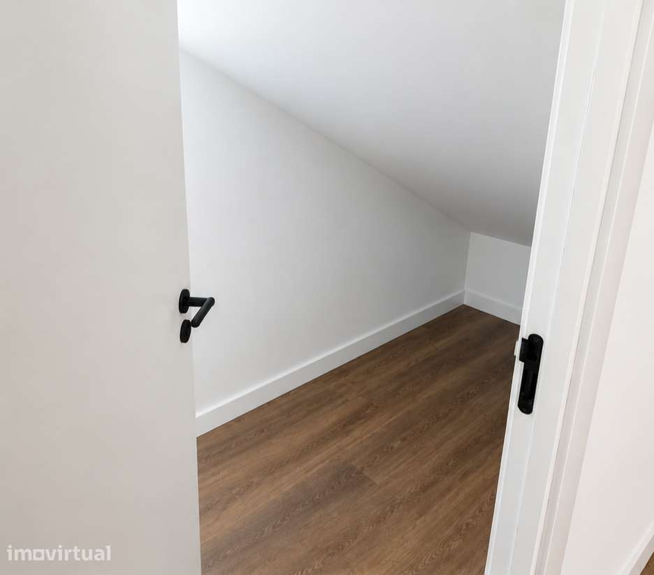 Apartamento T2+1 com Mezzanine e Terraço em Aires, Palmela - Grande imagem: 2/24