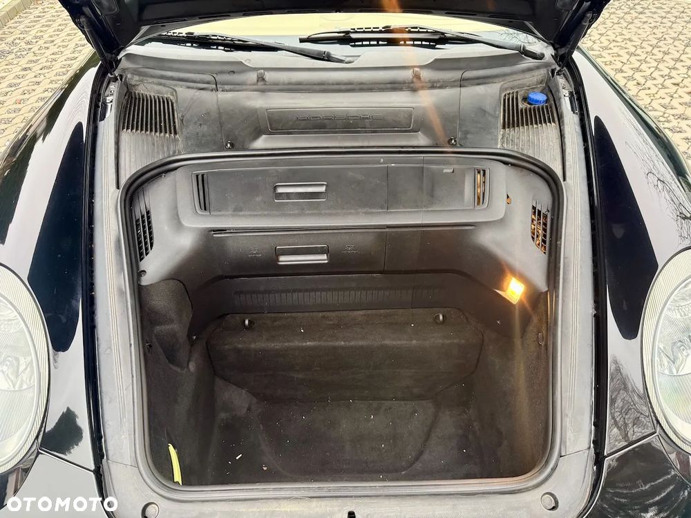 Porsche 911 Carrera - 19