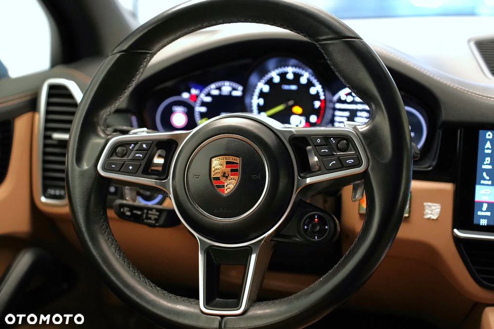 Porsche Cayenne - 20