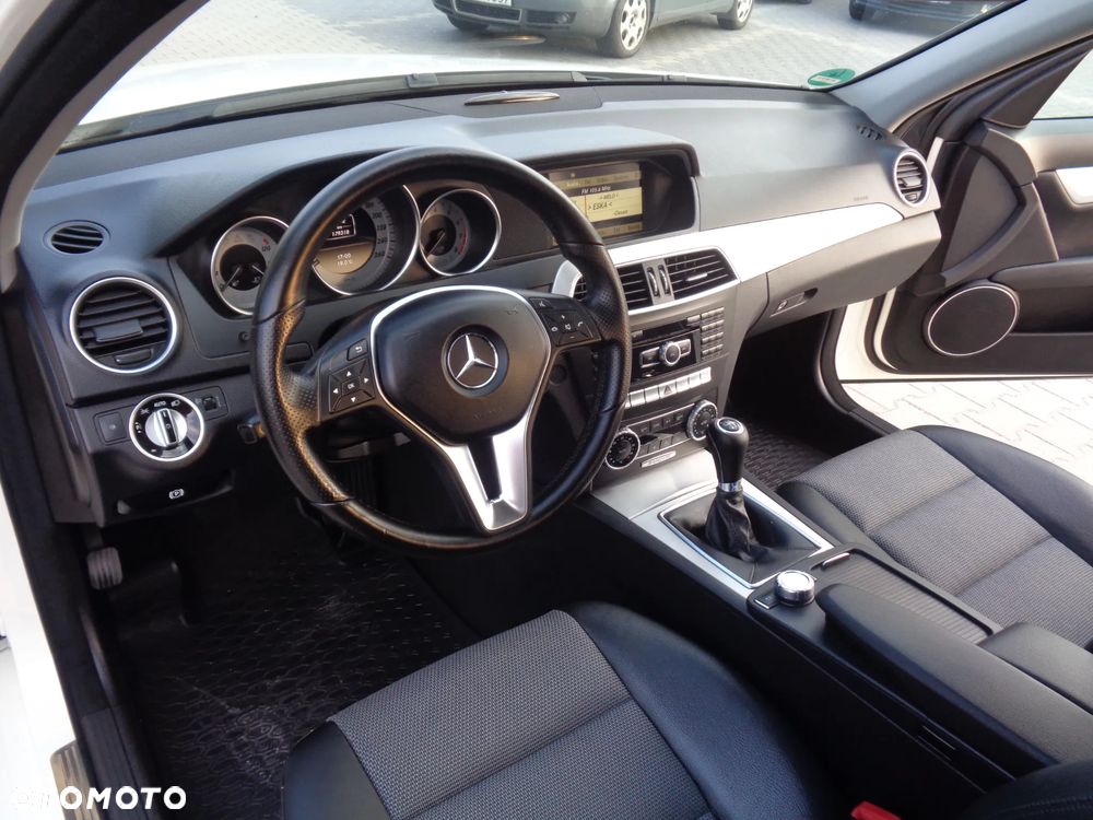 Mercedes-Benz Klasa C 180 BlueEFFICIENCY Avantgarde - 8