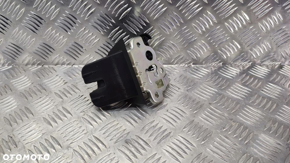 AUDI Q7 4L 05-15R ZAMEK KLAPY BAGAŻNIKA TYL TYLNEJ 4F9827505 ORYGINAL - 2