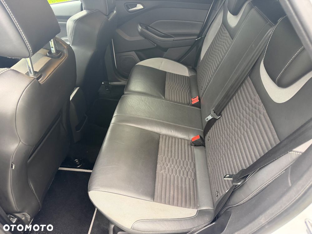 Ford Focus 2.0 EcoBoost ST mit Leder-Sport-Paket - 33