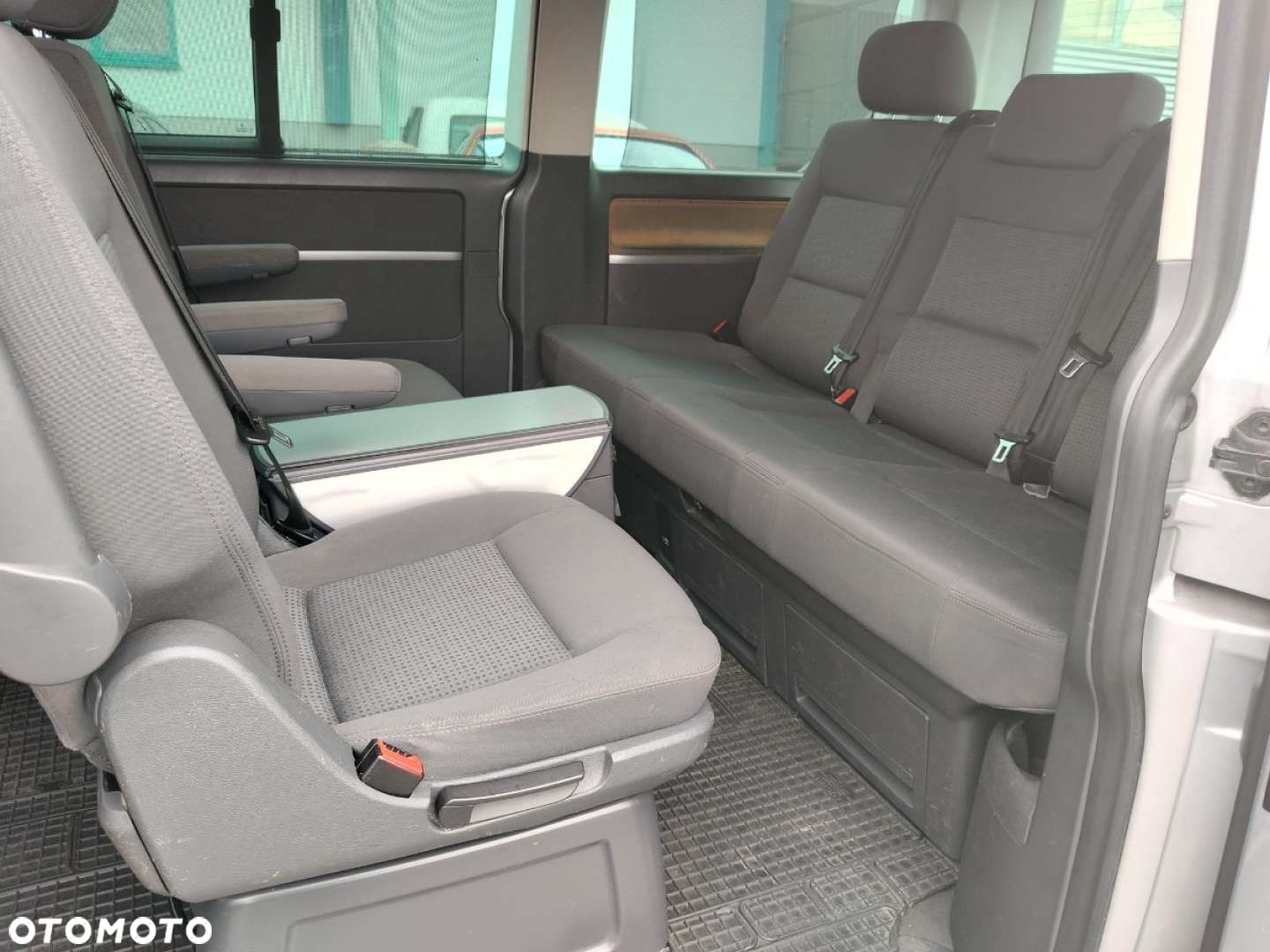Volkswagen Multivan - 8