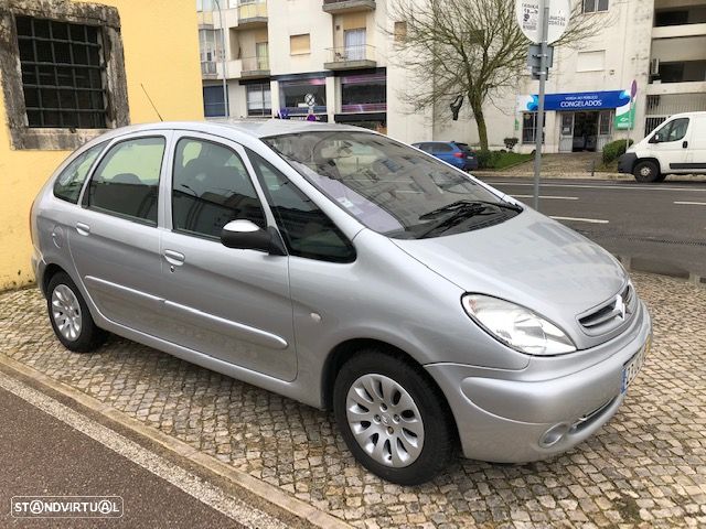 Citroën Xsara Picasso 1.6i Exclusive - 2