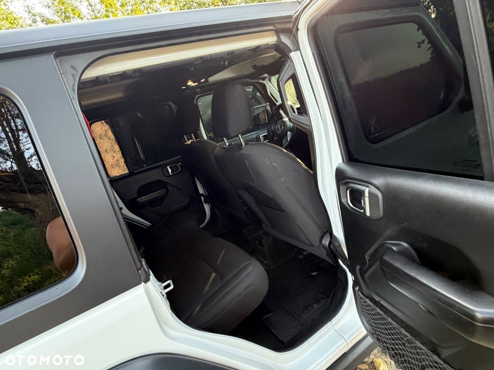 Jeep Wrangler - 17