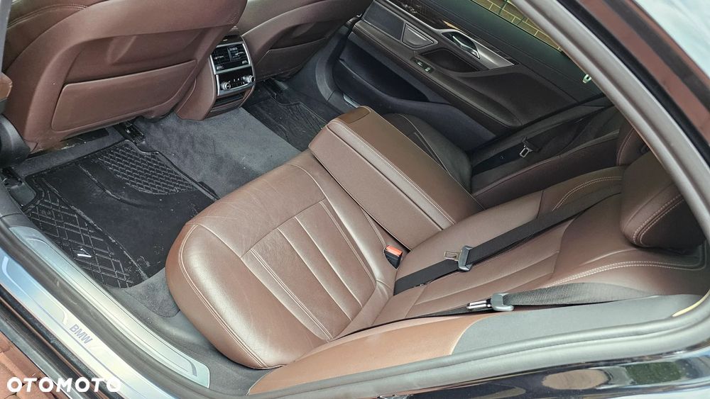 BMW Seria 7 740Li - 9