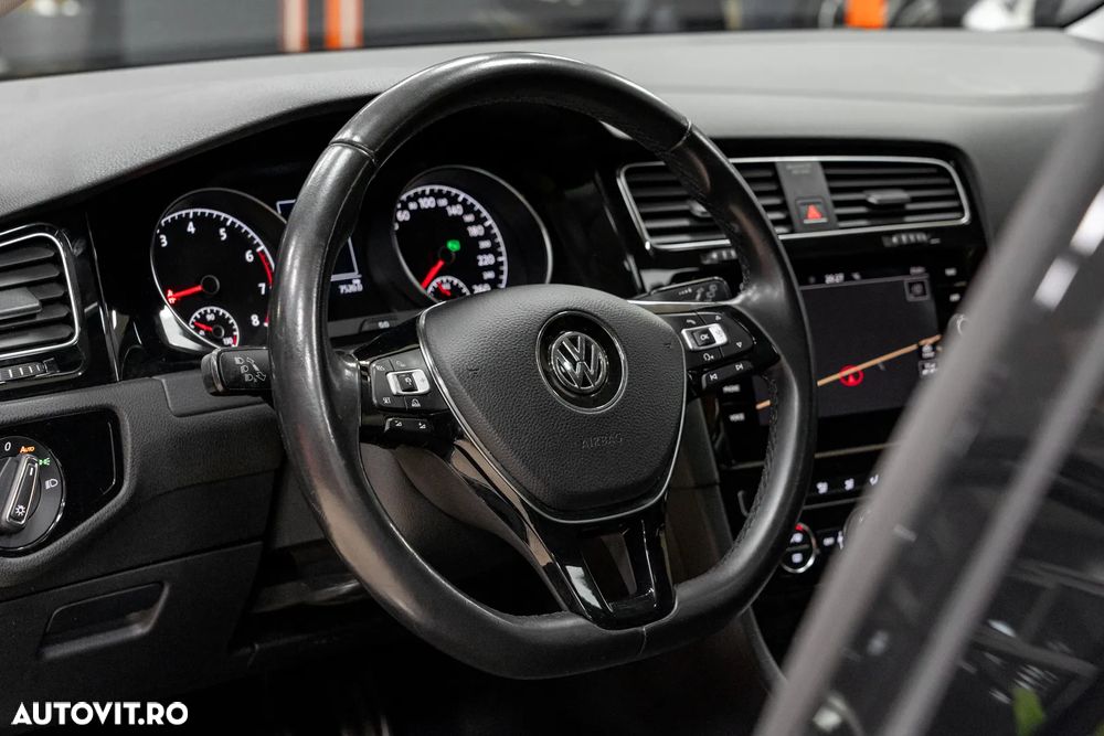 Volkswagen Golf 1.5 TSI ACT DSG Sound - 21
