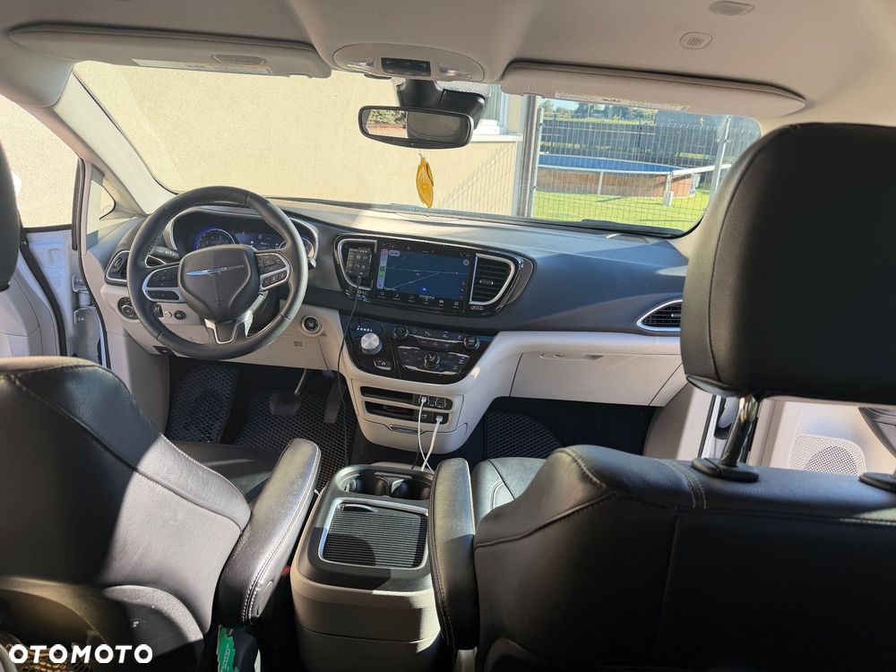 Chrysler Pacifica - 18