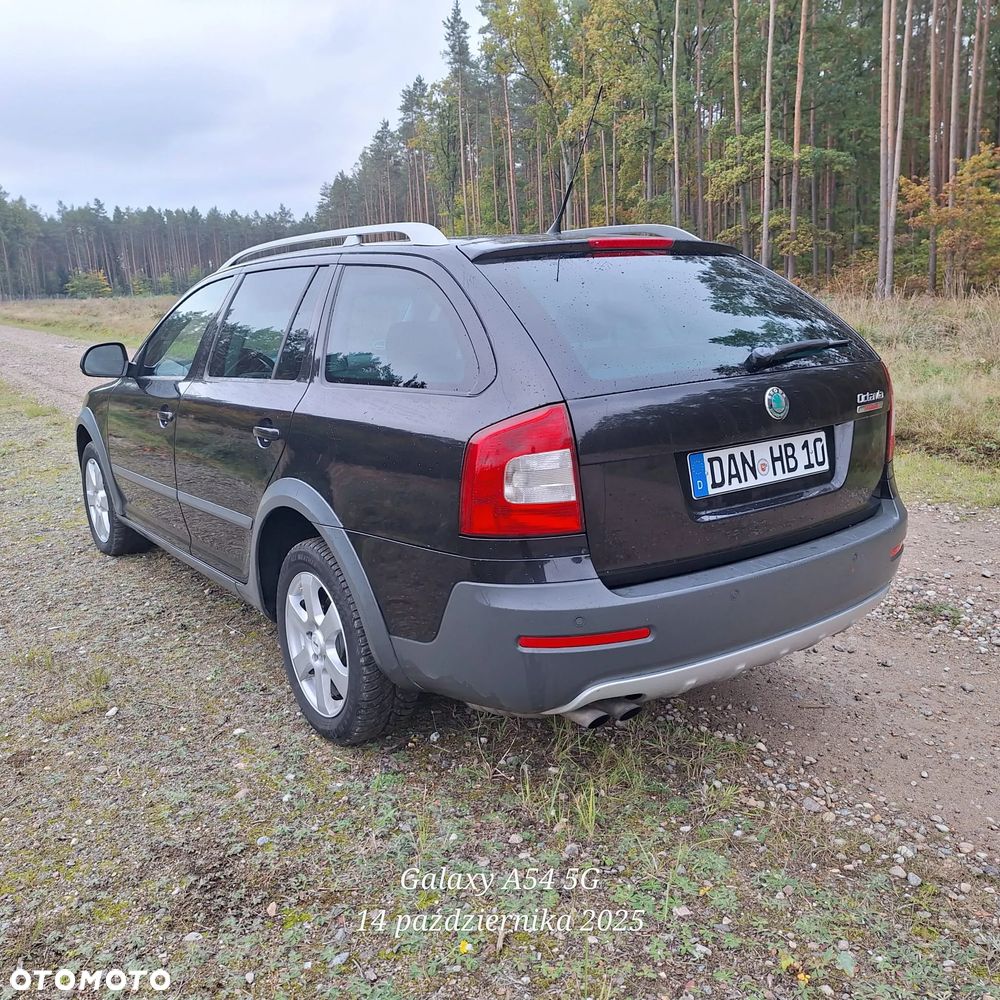 Skoda Octavia Combi 2.0 TDI DPF 4x4 Scout - 6