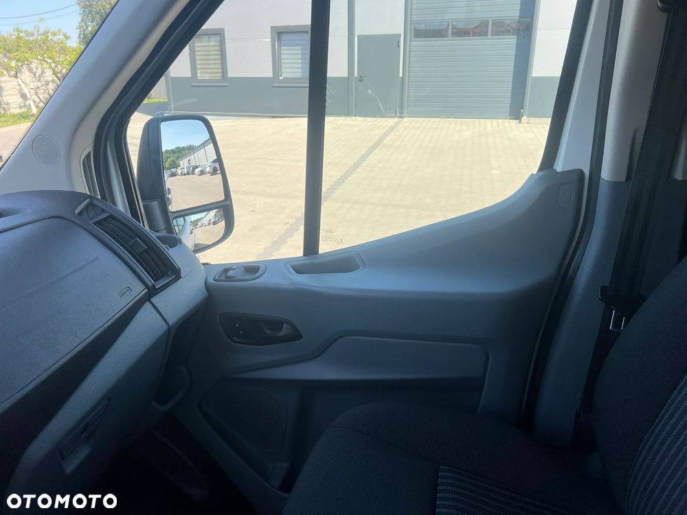 Ford Transit - 11