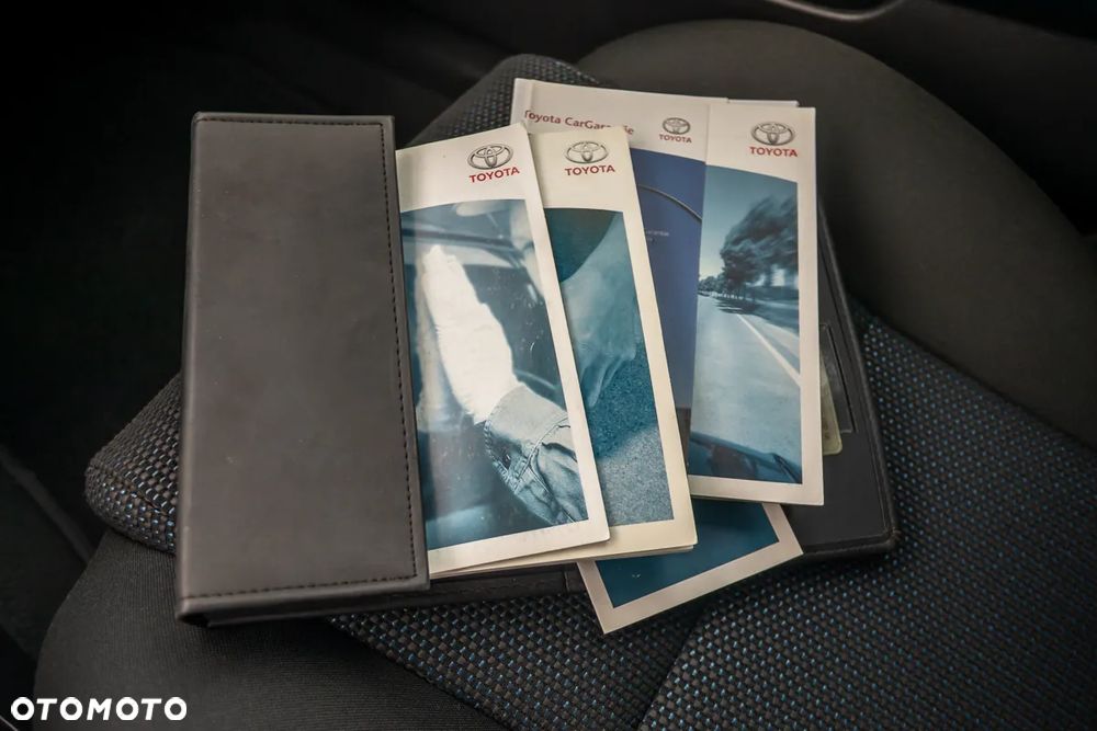 Toyota Avensis 1.8 VVT-i Combi - 32