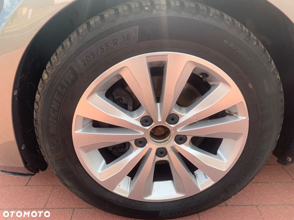 Volkswagen Golf 1.6 BlueTDI Comfortline - 15