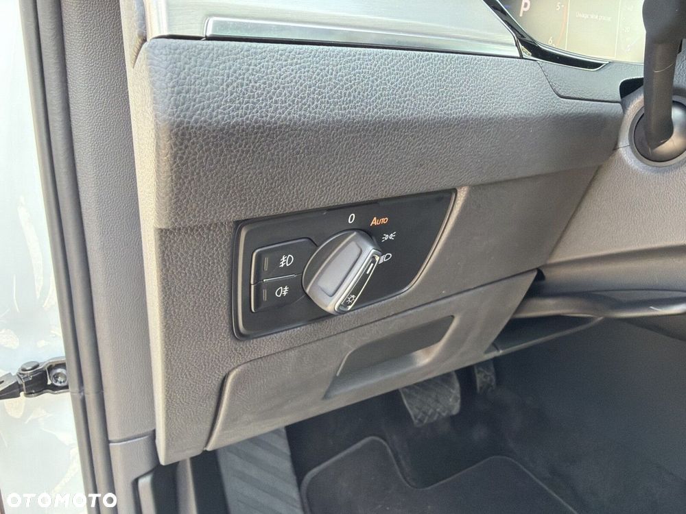 Volkswagen Passat - 22