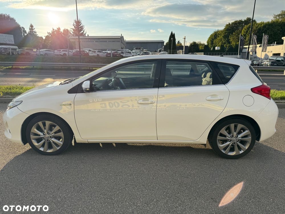 Toyota Auris 1.8 HSD Luna - 11