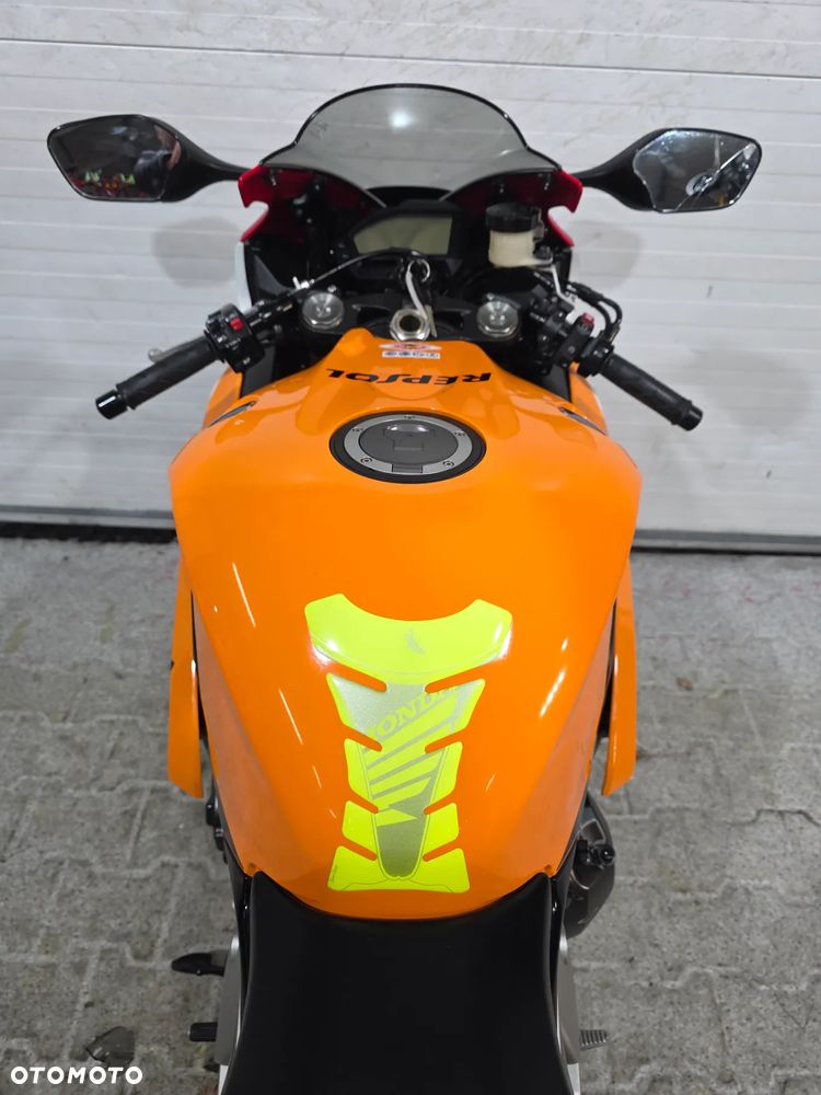 Honda CBR - 32