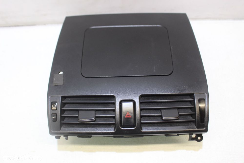 KONSOLA ŚRODKOWA Z WYŚWIETLACZEM MAZDA 3 CD - 1