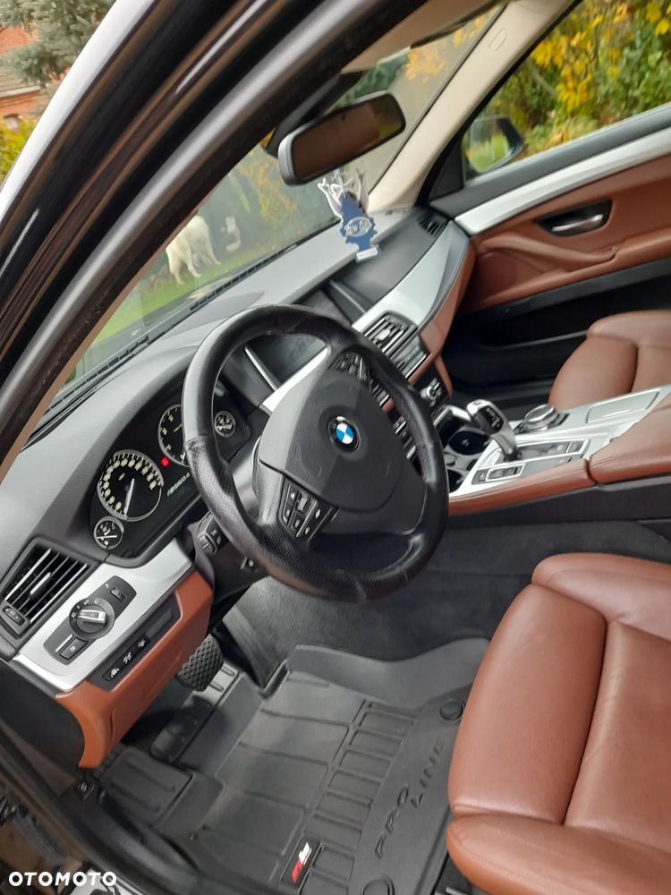 BMW Seria 5 530d Luxury Line - 25