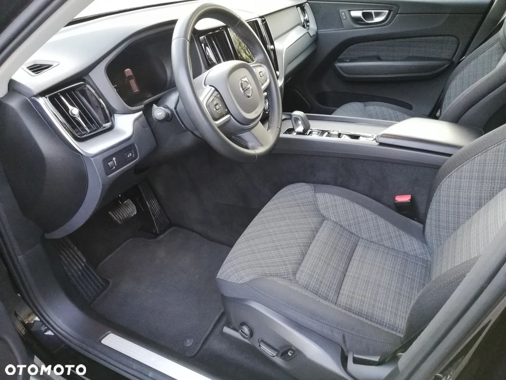 Volvo XC 60 B4 D AWD Geartronic Momentum Pro - 14