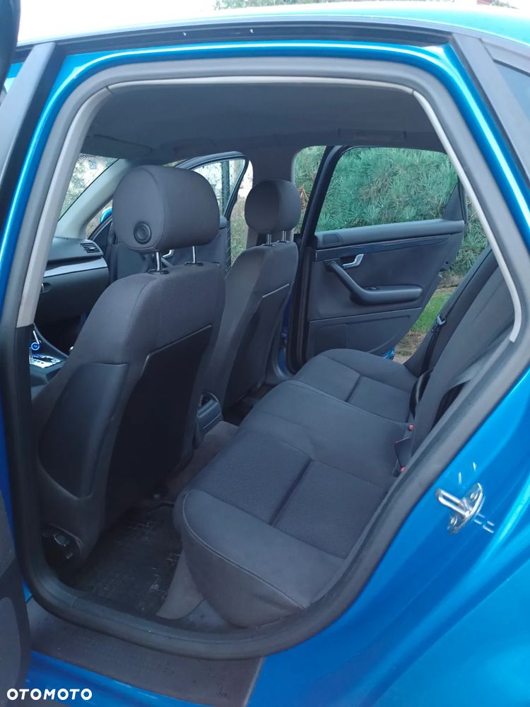 Audi A4 Limousine - 8