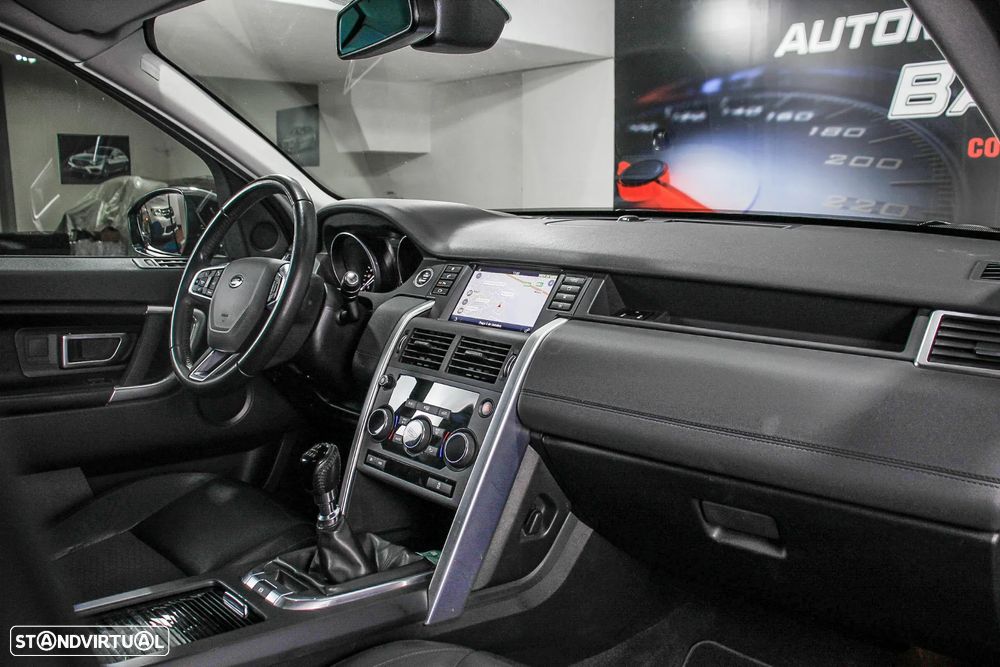 Land Rover Discovery Sport 2.0 eD4 SE - 27