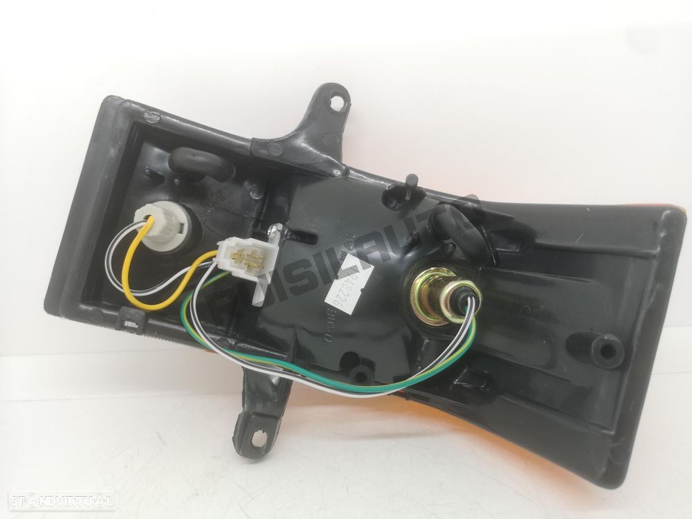 Farolim Pisca Frente Direito 212-1623r-cy Toyota Dyna V [1985_1 - 2