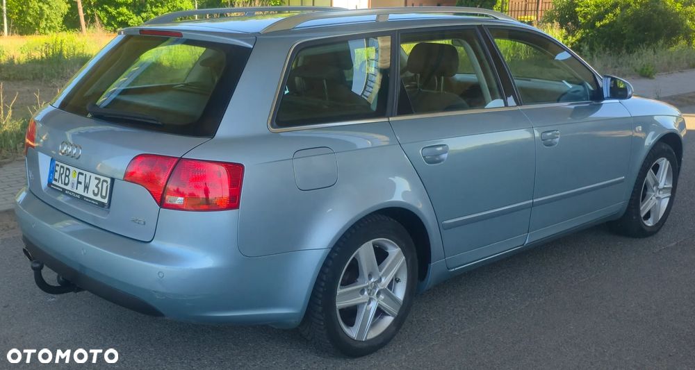 Audi A4 Avant - 4